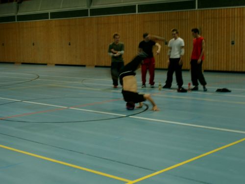 Auftritt der Break-Dance-Crew Fantastic Style Kickaz aus Kempten beim Gemeindemasters 2004!